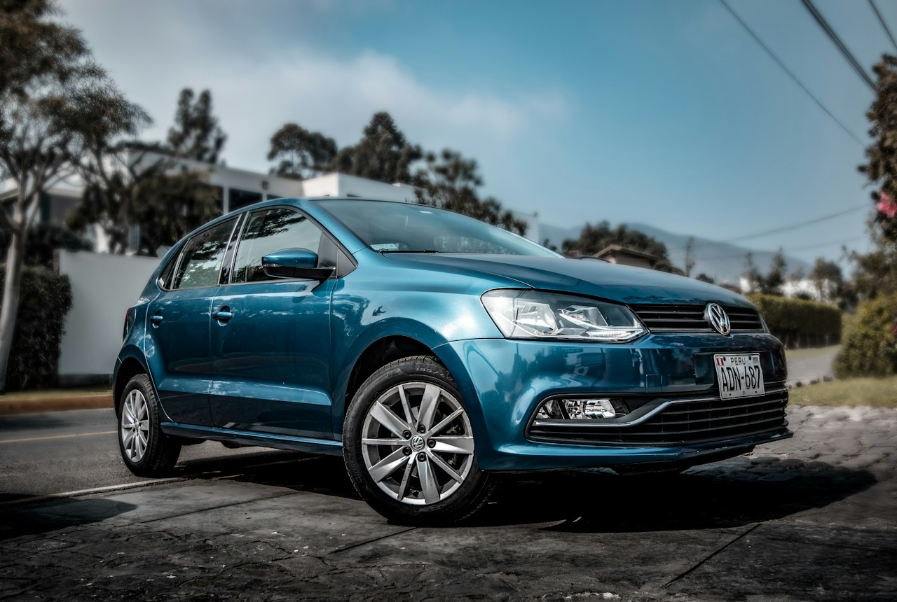 Volkswagen Polo 2020, haydovchi bilan